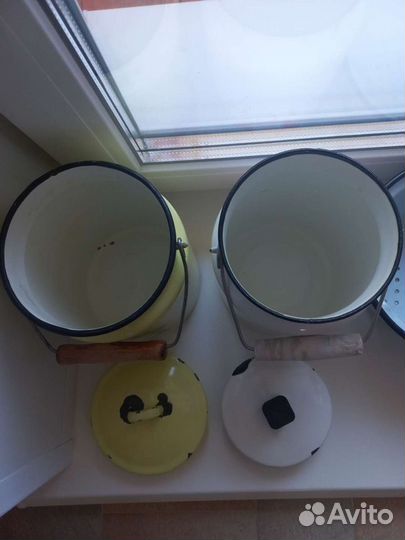 Дуршлаг и бидон эмалированный