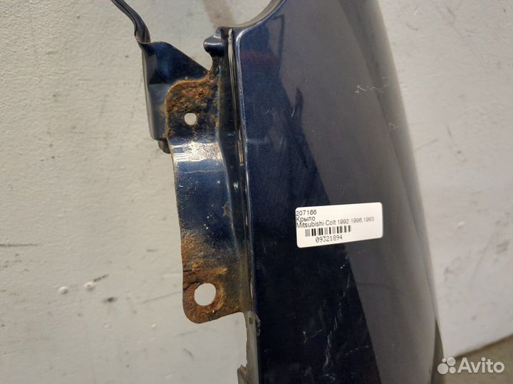 Крыло Mitsubishi Colt, 1993