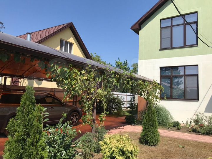 Дом 200 м² на участке 11 сот.