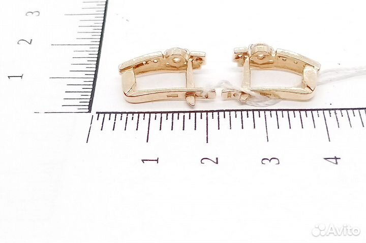 Серьги с синтетическим камнем Золото