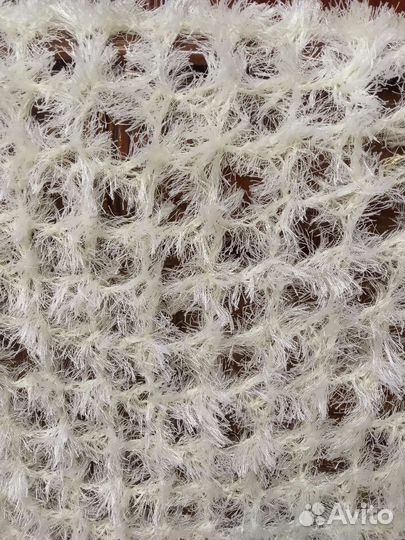 Шали ручной работы. Красная и белая