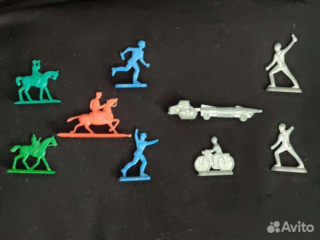 Солдатики, машина