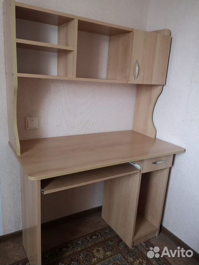 Компьютерный стол