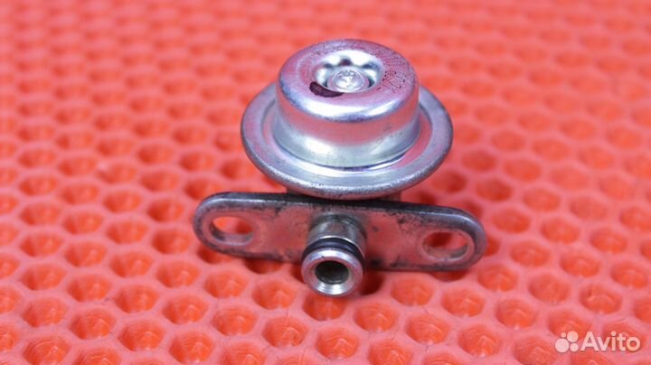 Регулятор давления топлива Toyota Vitz SCP90 2szfe