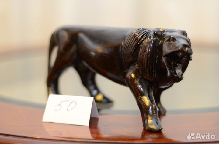 Лев Резной из Дерева