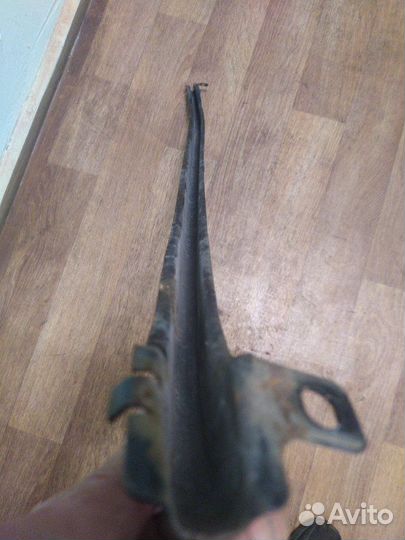 Усилитель бампера передний Volkswagen Polo хетчбек