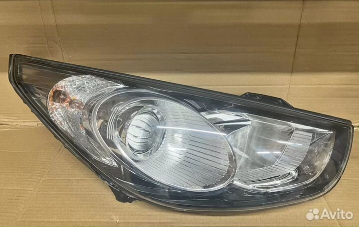 Hyundai ix35 фара правая JH02IX35001BR