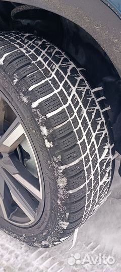 Kumho WinterCraft WS71 255/45 R20 105V