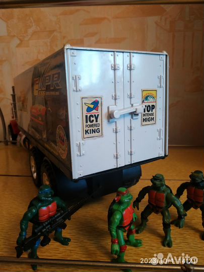 Черепашки ниндзя и грузовик
