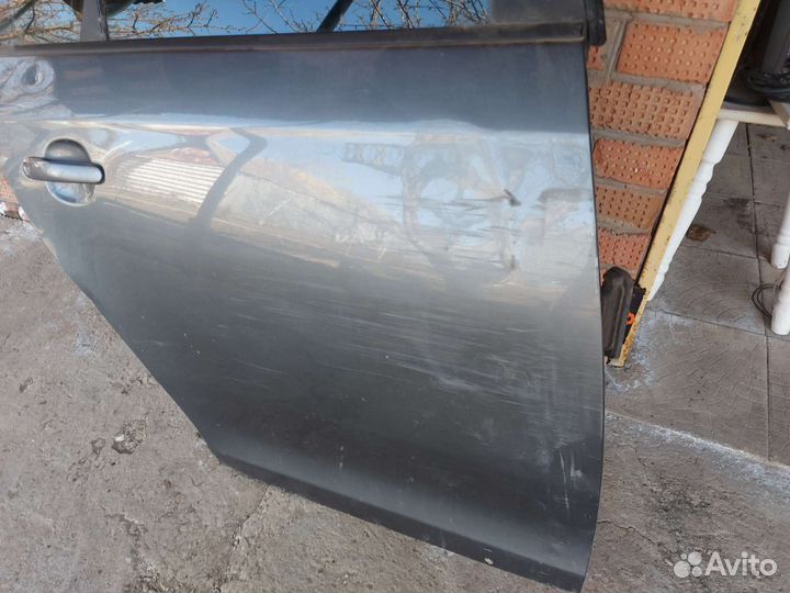 Дверь задняя правая Volkwagen Jetta 5