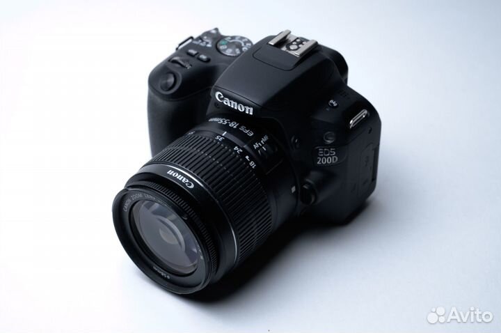 Canon EOS 200D Kit 18-55mm III
