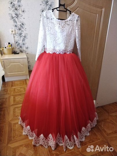 Нарядное платье