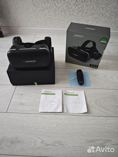 VR- очки Shinecon SC-G04E с джойстиком новые