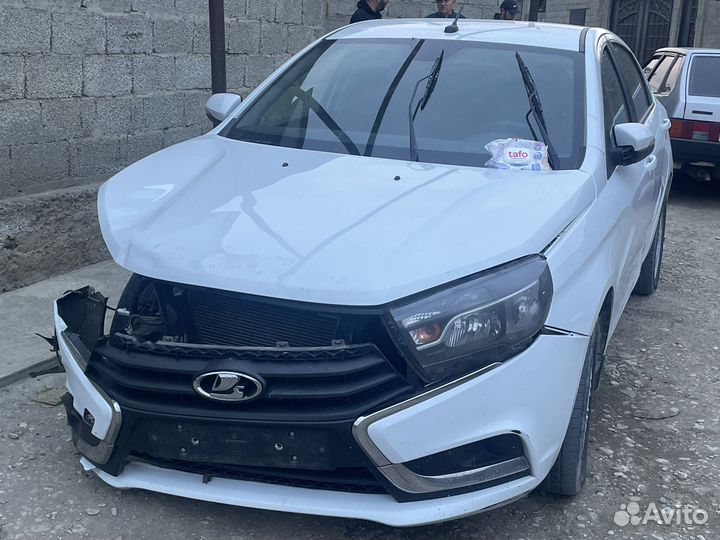 LADA vesta битая