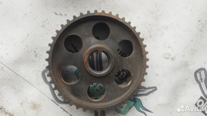 Шестерня балансировочного вала Volkswagen Passat B