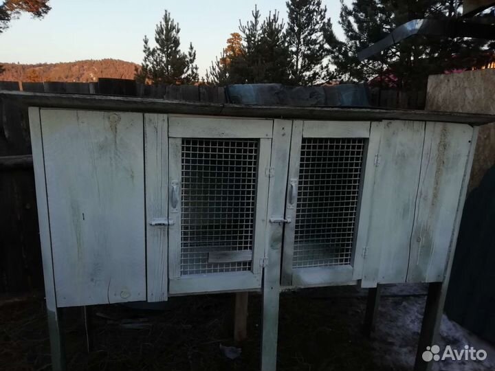 Клетка для кроликов с домиком для вывода