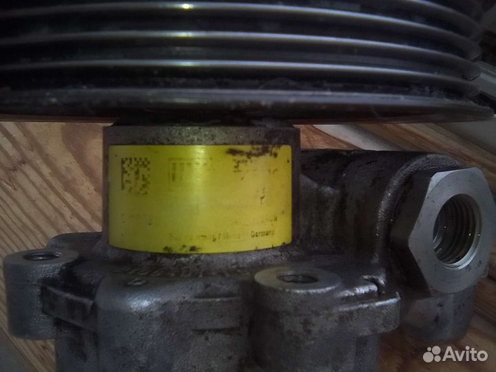 Насос гур для мл 163 LUK