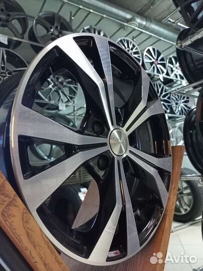 Диск литой R 16 5*114,3 ET38 67,1 Toyota Honda