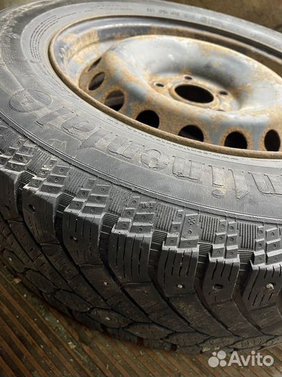 Continental ContiIceContact 4x4 215/70 R16