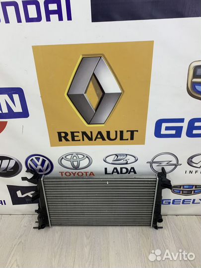 Радиатор охлаждения двигателя основной Renault meg