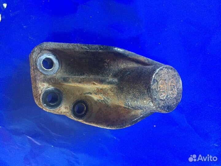 Кронштейн крепления двс Hyundai / Kia 218253X000