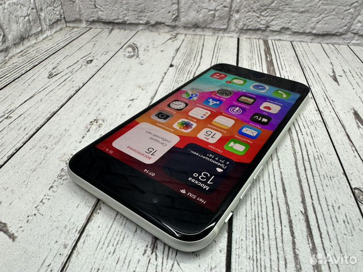 iPhone SE (2020), 64 ГБ