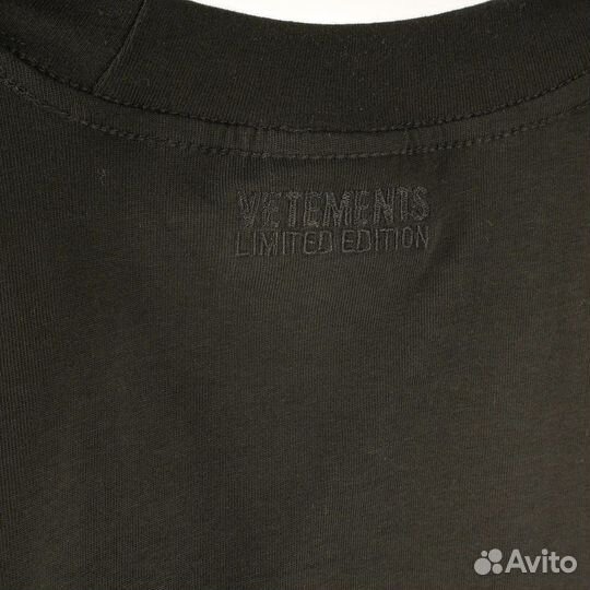 Футболка Vetements Pyramid черная оверзайс