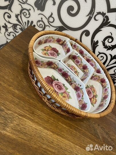 Менажница фарфоровая