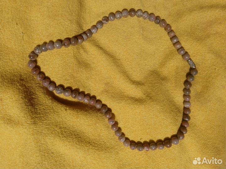 Бусы радонит