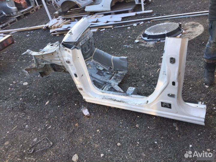 Лонжерон четверть с порогом передний левый Mazda