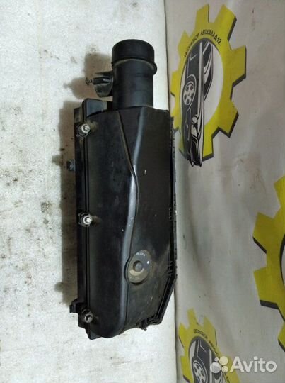 Корпус воздушного фильтра Mercedes-Benz C-Class