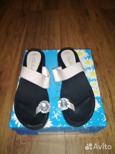 Шлепанцы женские новые 37