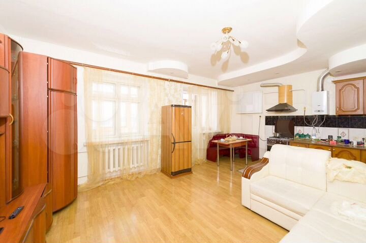 2-к. квартира, 65 м², 2/5 эт.