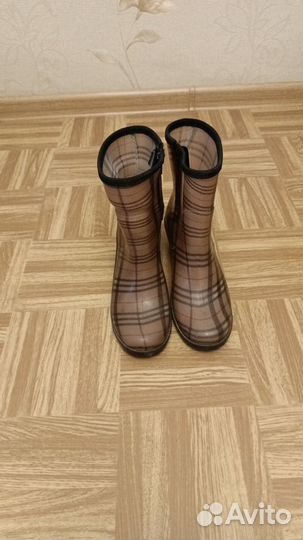 Резиновые сапоги