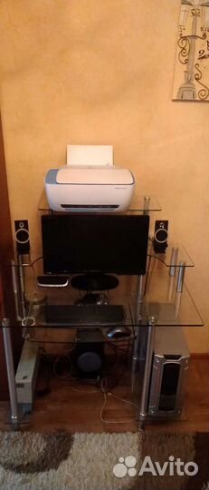 Компьютерный стол стеклянный