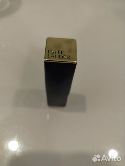 Помада матовая estee lauder