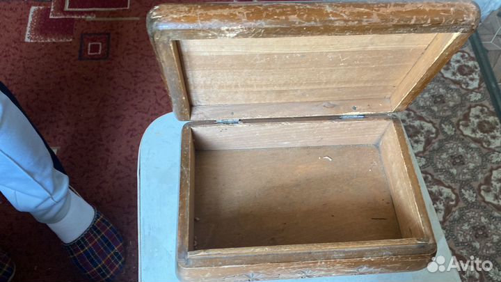 Шкатулка старинная, деревянная, резная