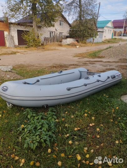 Мотор и лодка