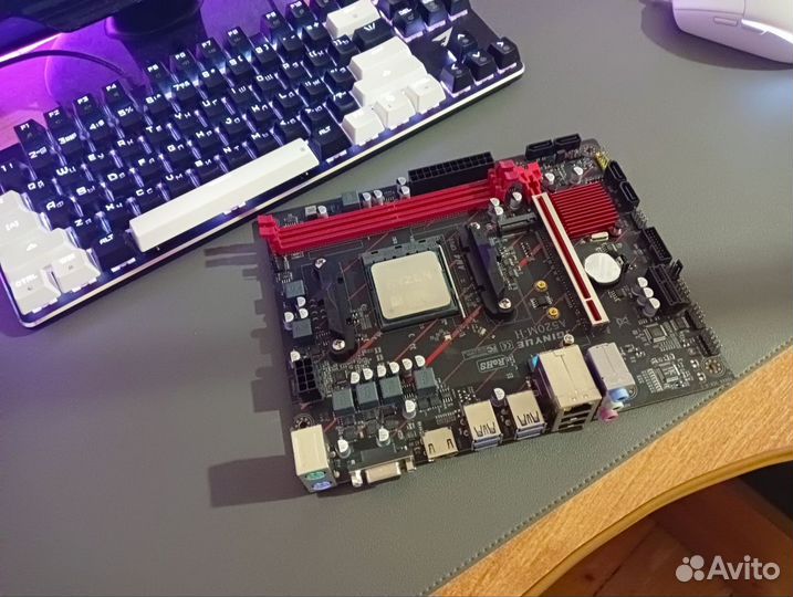 Материнская плата с процессором AMD ryzen 5 3600