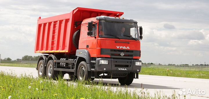 Водитель автомобиля (самосвал)