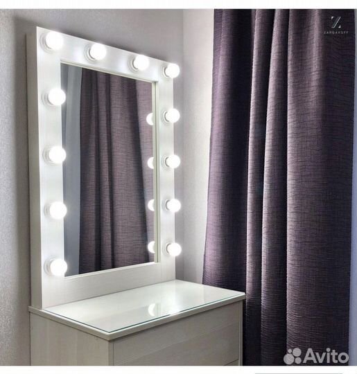 Гримёрное зеркало + туалетный столик