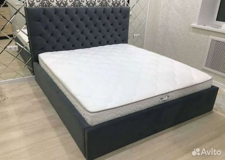 Кровать