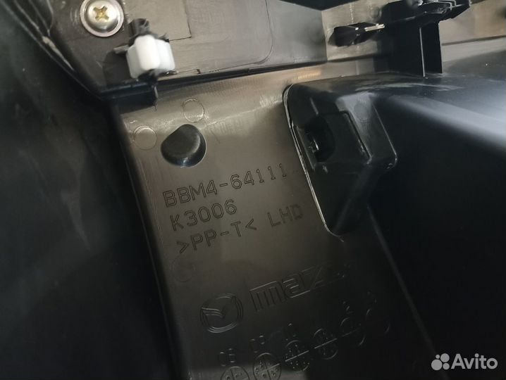 Mazda 3 BL Бардачок