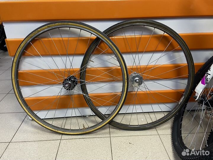 Трековые колеса на трубках 700-23