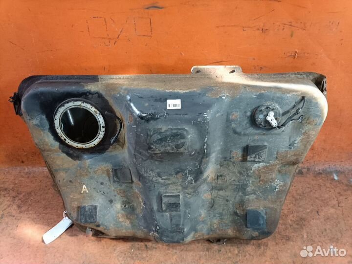 Топливный бак Toyota Corolla axio NZE144