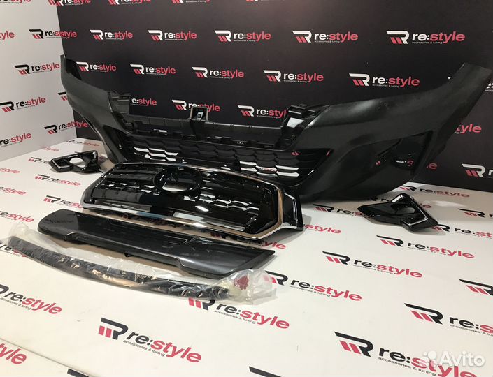 Бампер передний Toyota Hilux Pick Up S806