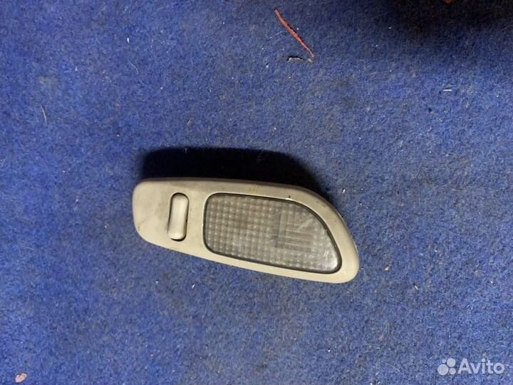 Плафон подсветки салона Nissan Bluebird HNU14