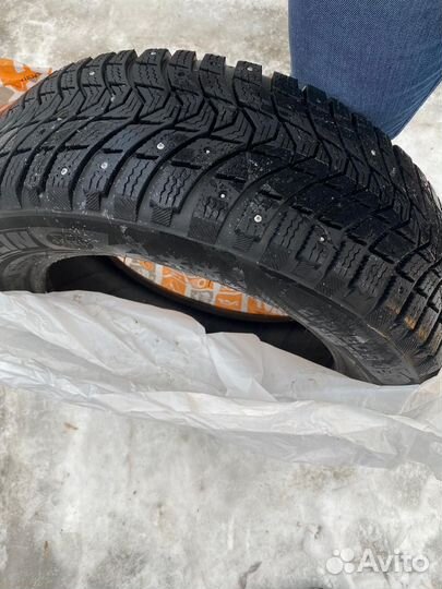 Michelin X-Ice North 3 215/60 R16