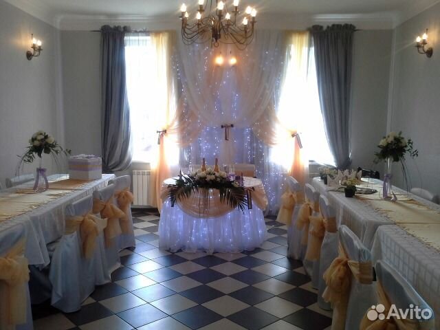 Чехлы на стулья в аренду