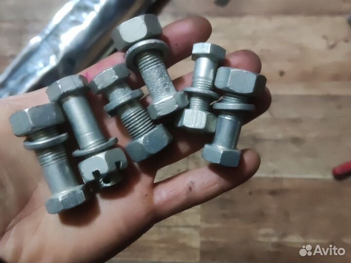 Болты крепления коляски Иж Урал